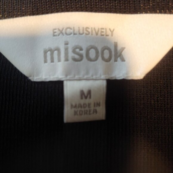 Exclusively Misook Womens Med Black Blue Tone Stripes Stretch Acrylic Shell Tank - Picture 8 of 9